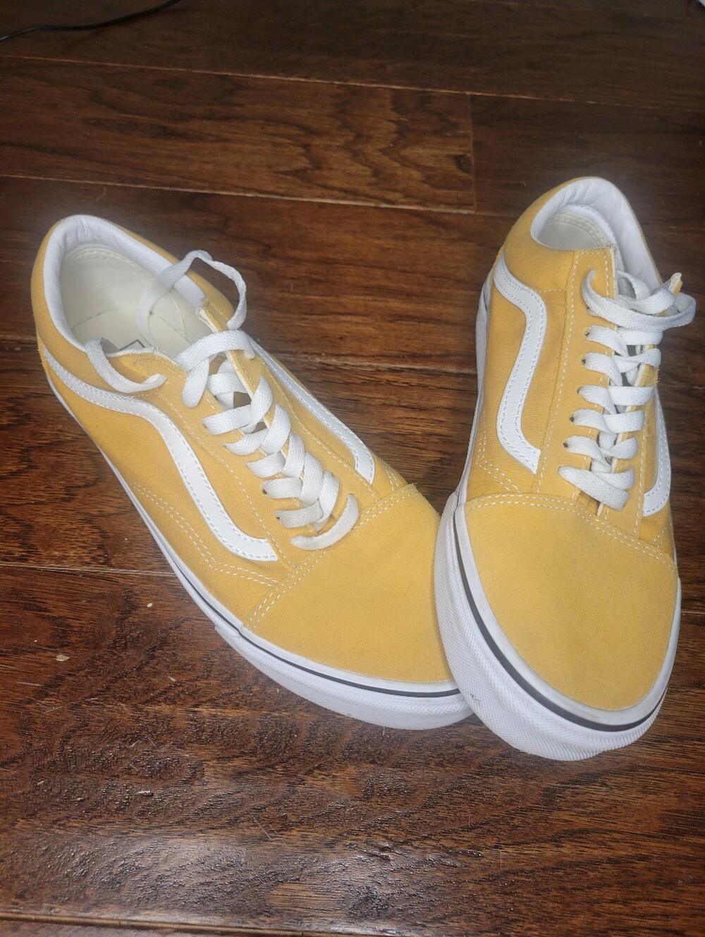 Men's Yellow Canvas Low-Top Sneakers with White Accents